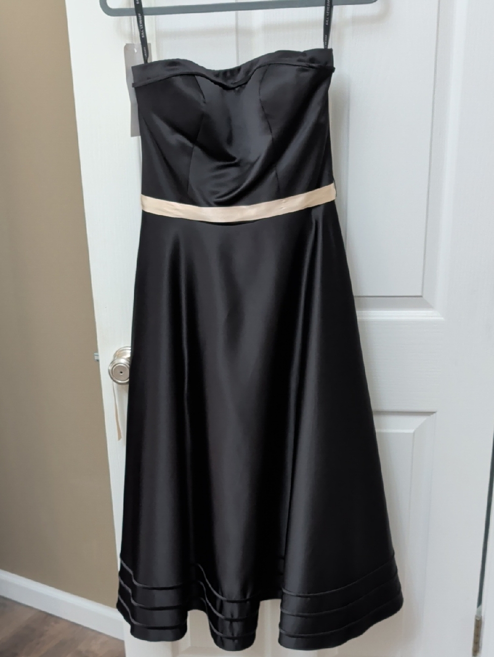 Le Voff NWT Black Satin Strapless Dress Size 8 Boutique Formal Evening Gown